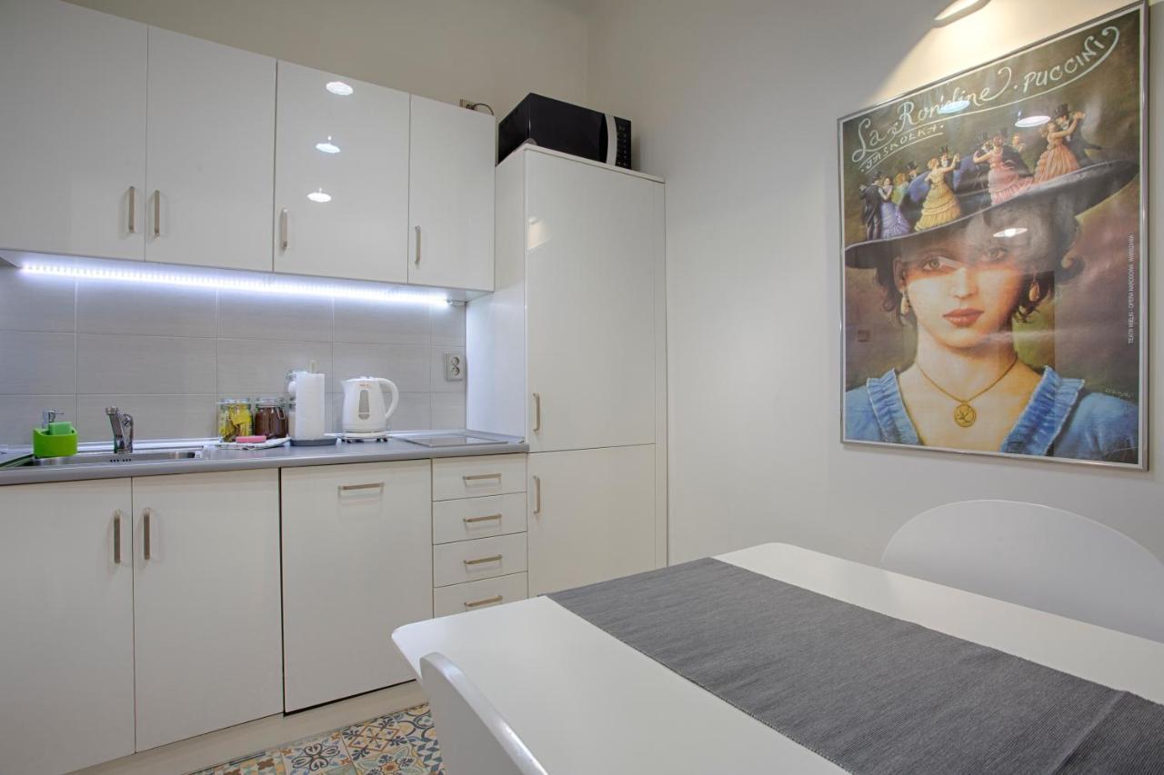 Tyzenhauz Apartment *