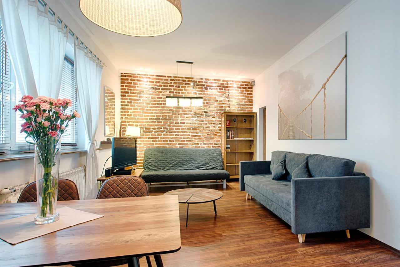 Tyzenhauz Apartment